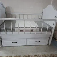 تخت نوزاد