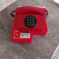 تلفن سکه ای قدیمی