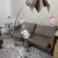 آباژور ایستاده