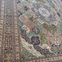 فرش مشهد ماشینی کمکار در حد نو