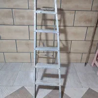 فروش یک عدد نردبان تاشو آلمینیومی