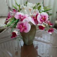گل و گلدان