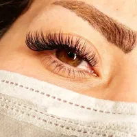 * اکستنشن مژه و لیفت ،کار تمیز و ظریف