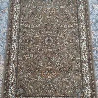 فرش ۷۰۰ شانه طرح گل ریز افشان گردویی