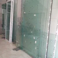 شاگرد نصب درب شیشه ای و کرکره برقی
