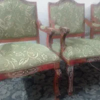سه عدد صندلی  کار چوب.