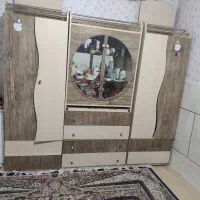 دو عدد کمد و  یک عدد کمد لوازم ارایشی