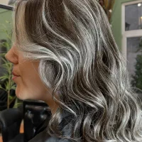 رنگ و لایت|خدمات آرایشگری و زیبایی|کرج, برغان|دیوار