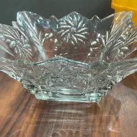 تعدادی ظرف  نو