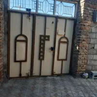 فروش در حیاط