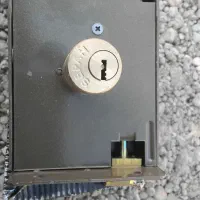 قفل درب حیاط