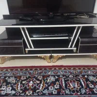 میز تلویزیون سالم بدون هیچ ایرادی