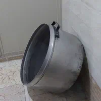 دیگ گلاب پاش میکروسکوپ کفی ال۹۰ ساعت دیواری، موکاپ