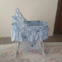گهواره نوزاد در حد نو ومحکم