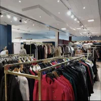 نیازمند فروشنده خانم جهت کار در مانتو فروشی