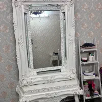 آینه قدی و کنسول