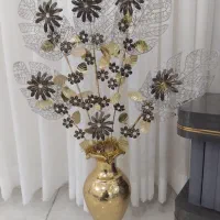 گل و گلدان