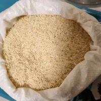 برنج هاشمی  خوش عطر و پخت ودرشت ونیم دانه ولاشه