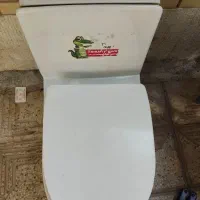 توالت فرنگی در حد نو