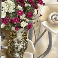 گلدان و گل