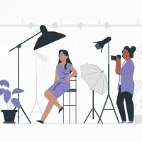 استخدام مدل خانم جهت تبلیغات محصولات