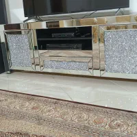 میز تلویزیون تلفیقی از اینه و نگین