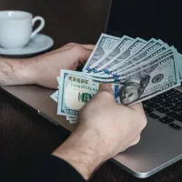 توی ۵ دقیقه ۱۰۰ هزار تومان دربیار