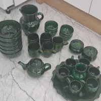 یه سرویس ظروف نو اصلن استفاده نشده