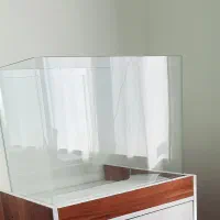 آکواریوم شیشه خم باتمام لوازم