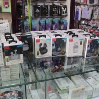 فروشنده لوازم جانبی موبایل