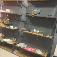 به علت جمع اوری مغازه