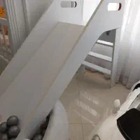 سرسره چوبی با استخر توپ