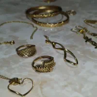 طلا تمیز 100 بالای تابلو
