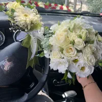 ماشین عروس و دسته گل عروس