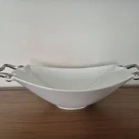 تعدادی ظروف پذیرایی