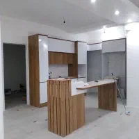 استخدام نیروی خانم جوان در کار دکوراسیون داخلی