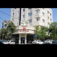 نیروی خدماتی خانم در یک شرکت معتبر