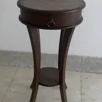 میز گرد کشودار