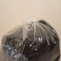 کیسه حاوی لباس زنانه پیدا شده