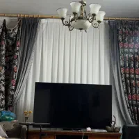 کتیبه های کنار پرده