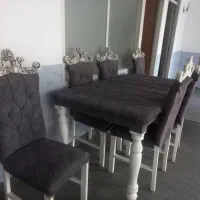 میز ناهار خوری و یک دست مبل هفت نفره ومیز عسلی