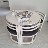 میز و صندلی ۴ نفره در حد نو