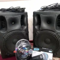 باند و میکروفون و سیم