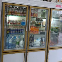 یخچال و قفسه سوپر مارکت