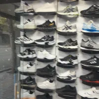 فروش کتونی و وترین کتونی