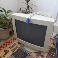 مانیتورcrt سالم