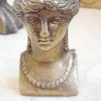 مجسمه برنجی