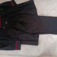 لباس فرم نو به خاطر تغییر مدرسه اصلا استفاده نشده