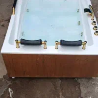 وان و جکوزی چهارنفره مربعی