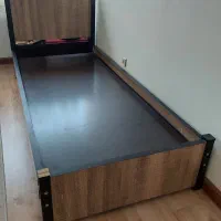 تخت 1نفره (ساخت شرکت بادوس) جنس MDF + تشک رویا